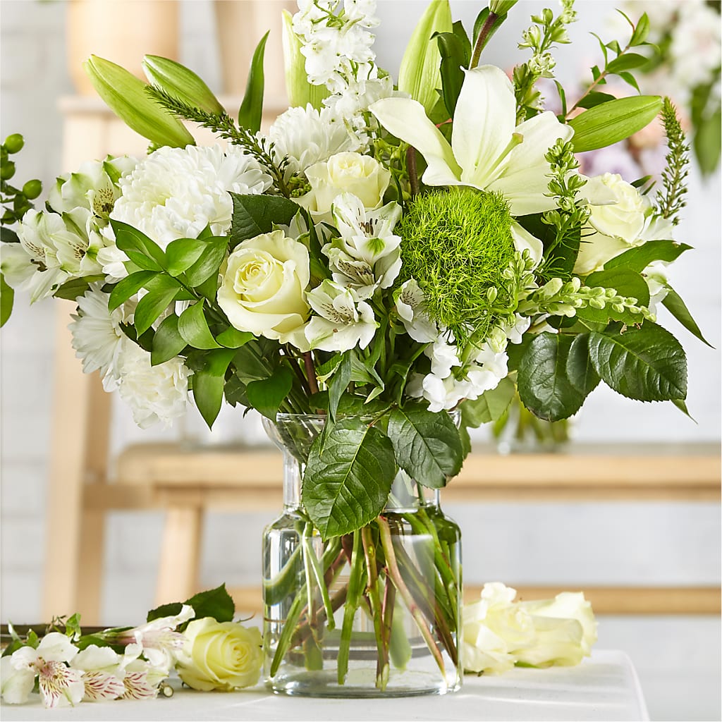 Classic Ivory – A Florist Original – Floral Design By Nikki, Irvine KY