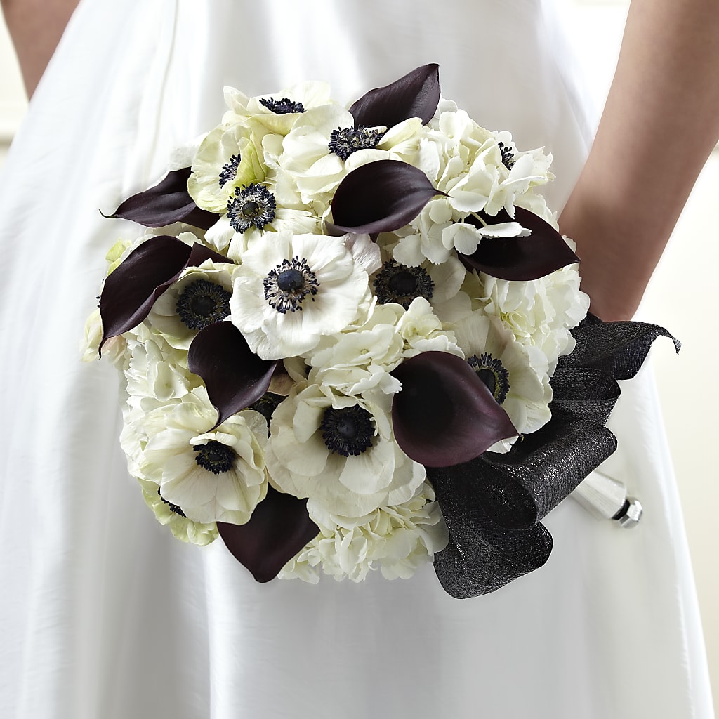 To Have and To Hold Bouquet – Floral Design By Nikki, Irvine KY