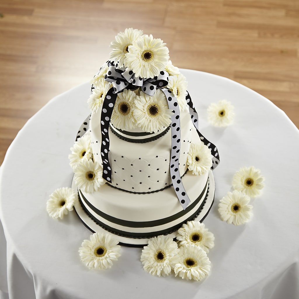 Simple Sophistication Cake Décor – Floral Design By Nikki, Irvine KY
