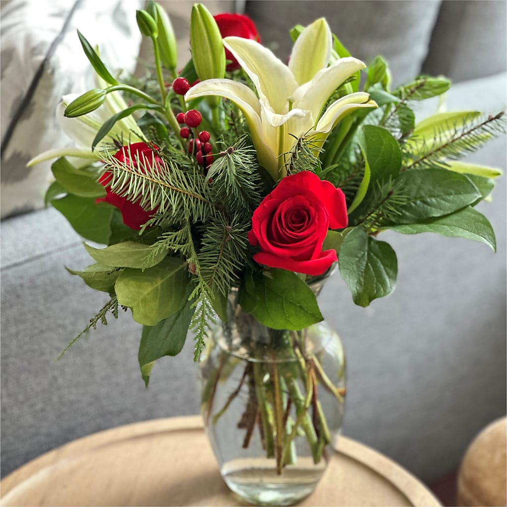 Sparkling Snowflakes Bouquet –  Floral Design By Nikki, Irvine KY