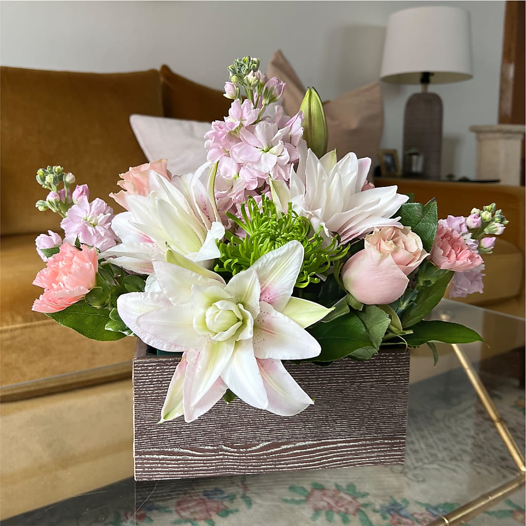 Beautiful Spirit Basket –  Floral Design By Nikki, Irvine KY