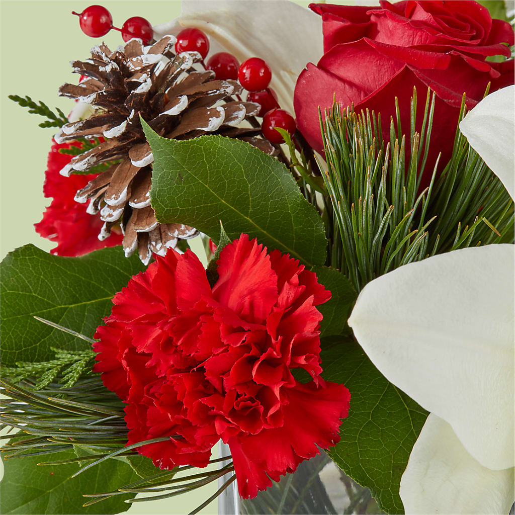 Glistening Icicles Bouquet –  Floral Design By Nikki, Irvine KY